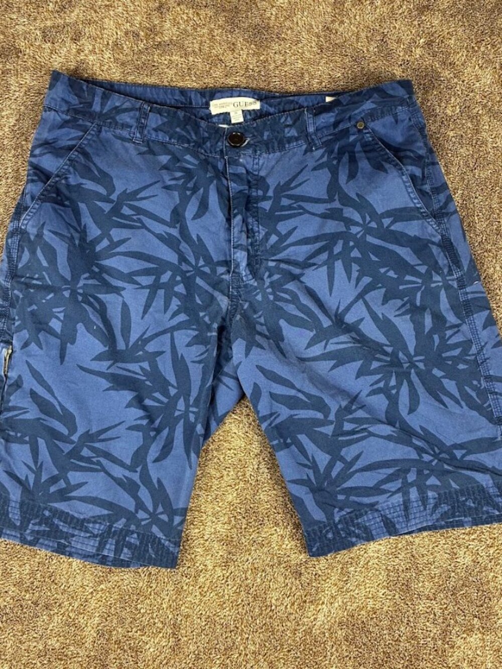 Guess Men’s Size 34 Blue Tropical Print Shorts